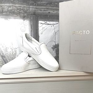 *SOLD* NWT - 🇮🇹 High Quality Brand- FACTO White Leather Sneakers sz 39